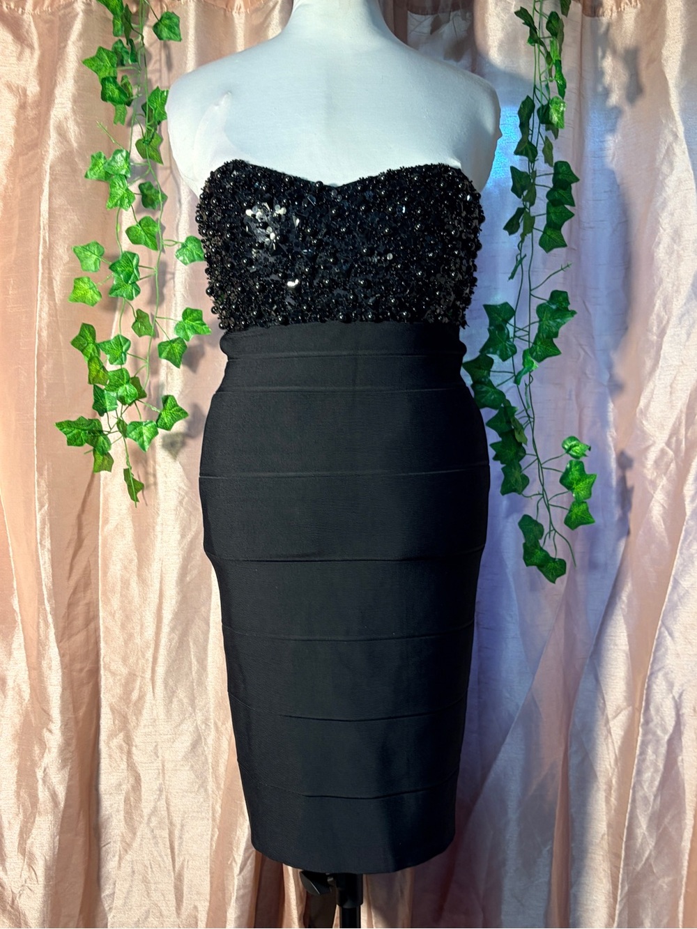 VTG Y2K Herve Leger Black Strapless floral Sequin Bodice Mini Dress